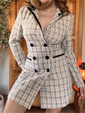 Y2K Gorgeous Cream & Black Plaid Blazer Coat